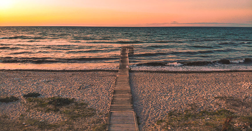 Seeland Strand mit Seebrücke